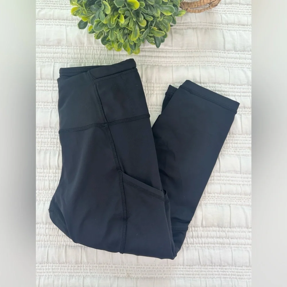 Lululemon Outrun Cropped Leggings in Black Size 4 - Picture 4 of 7